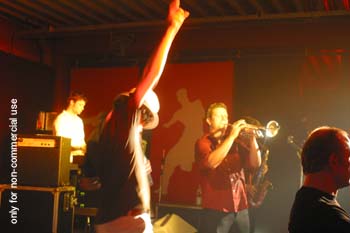 Vorschaubild zum Video zum Konzert im Club Kneipenfestival in Aalen (Bilder vom Konzert)